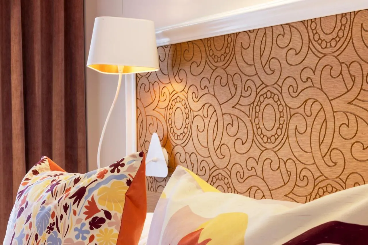 Elysees 8 Hotel 3*